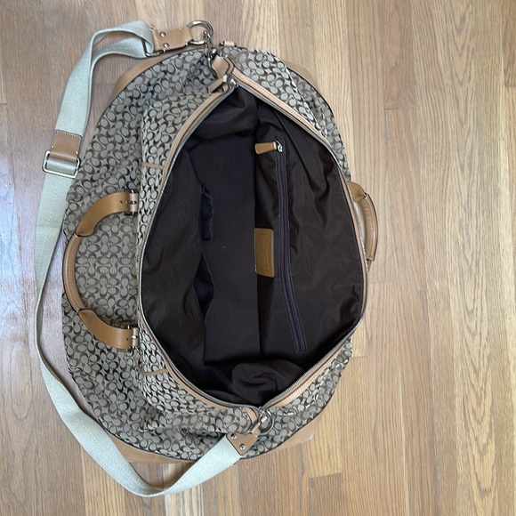 Authentic Coach overnight duffel bag - Picture 2 of 9